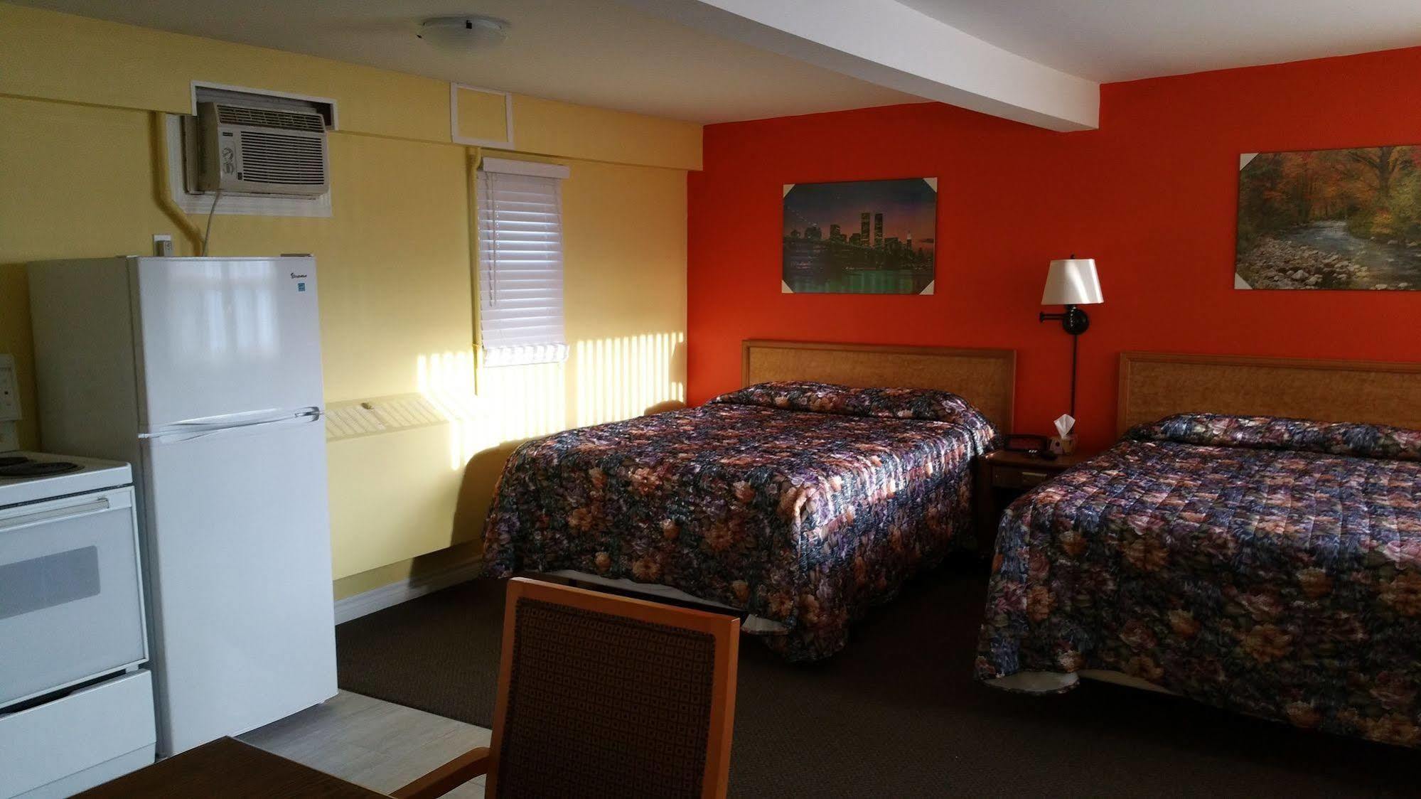 Rymal'S Motel Лімінґтон Екстер'єр фото