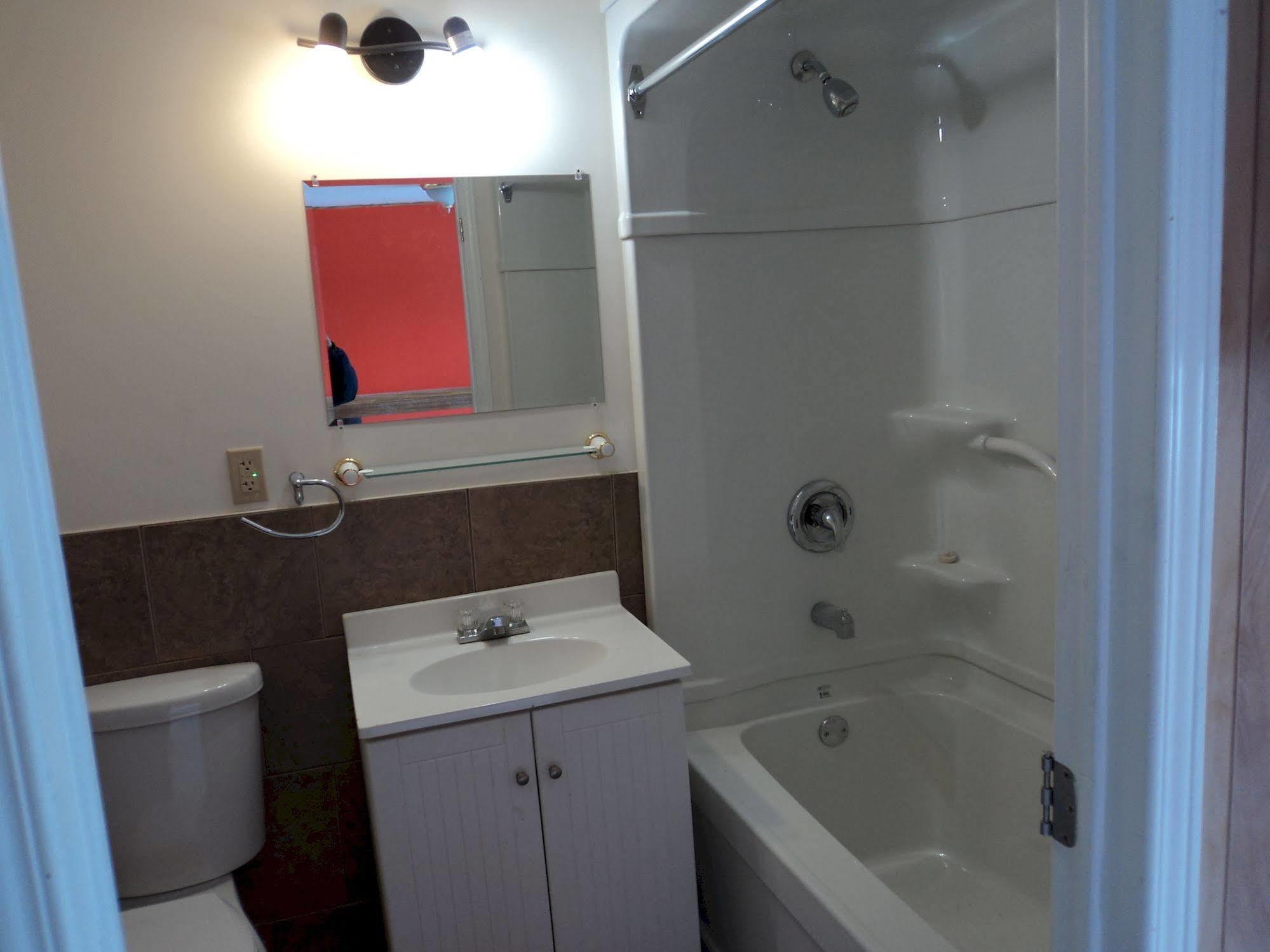 Rymal'S Motel Лімінґтон Екстер'єр фото