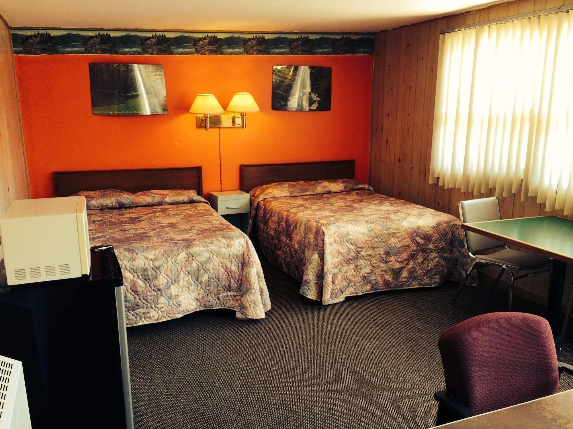 Rymal'S Motel Лімінґтон Екстер'єр фото