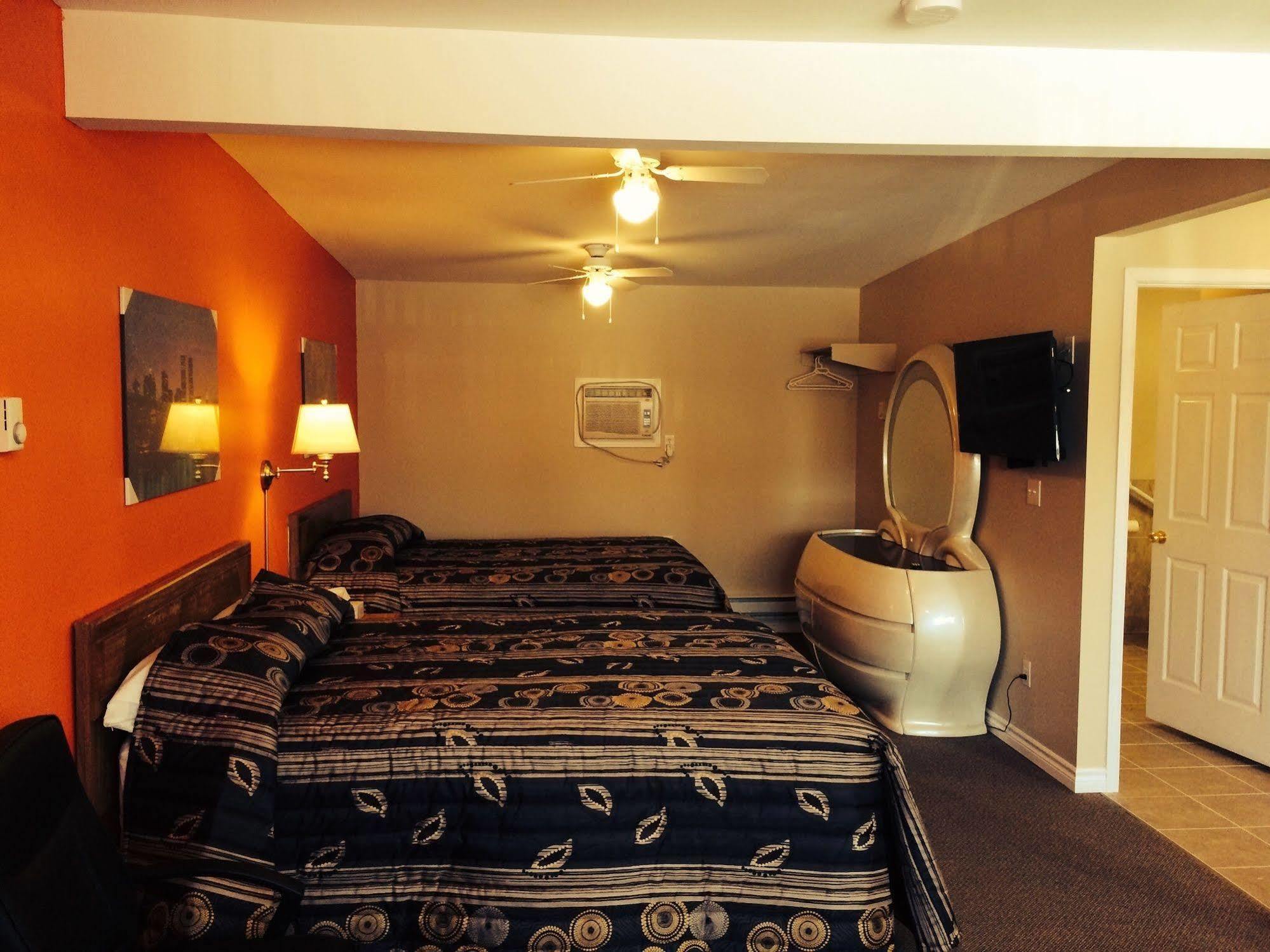 Rymal'S Motel Лімінґтон Екстер'єр фото